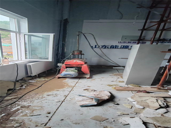 平川地基基础下沉墙体裂缝加固注浆顶升施工